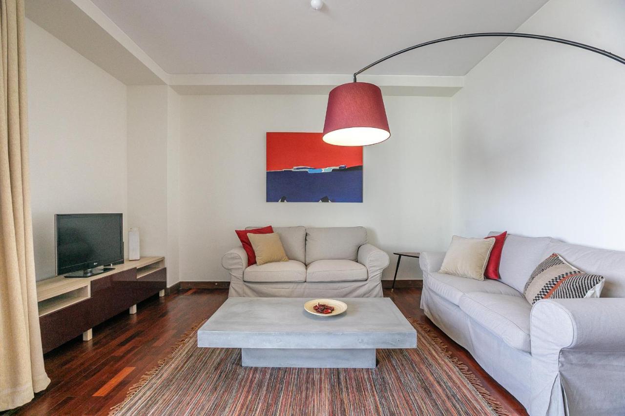Lovelystay - Spacious 3Br Flat With Ac And Balcony Porto Exterior foto