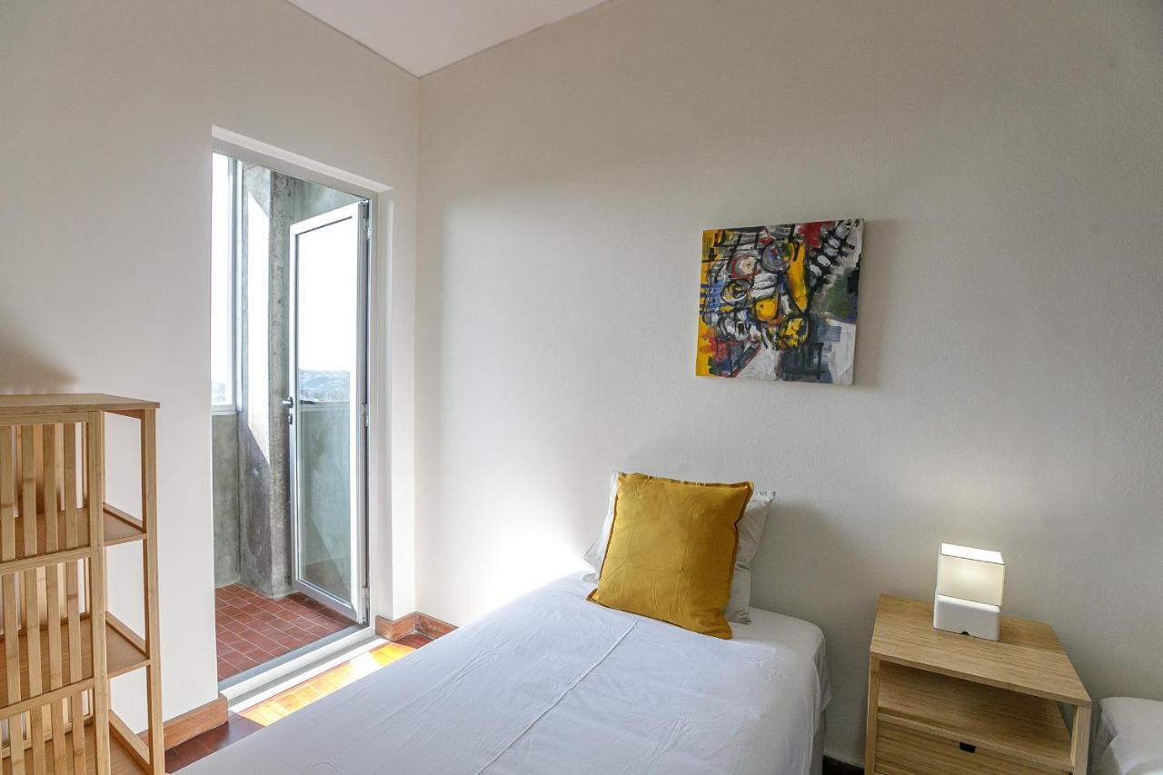 Lovelystay - Spacious 3Br Flat With Ac And Balcony Porto Exterior foto