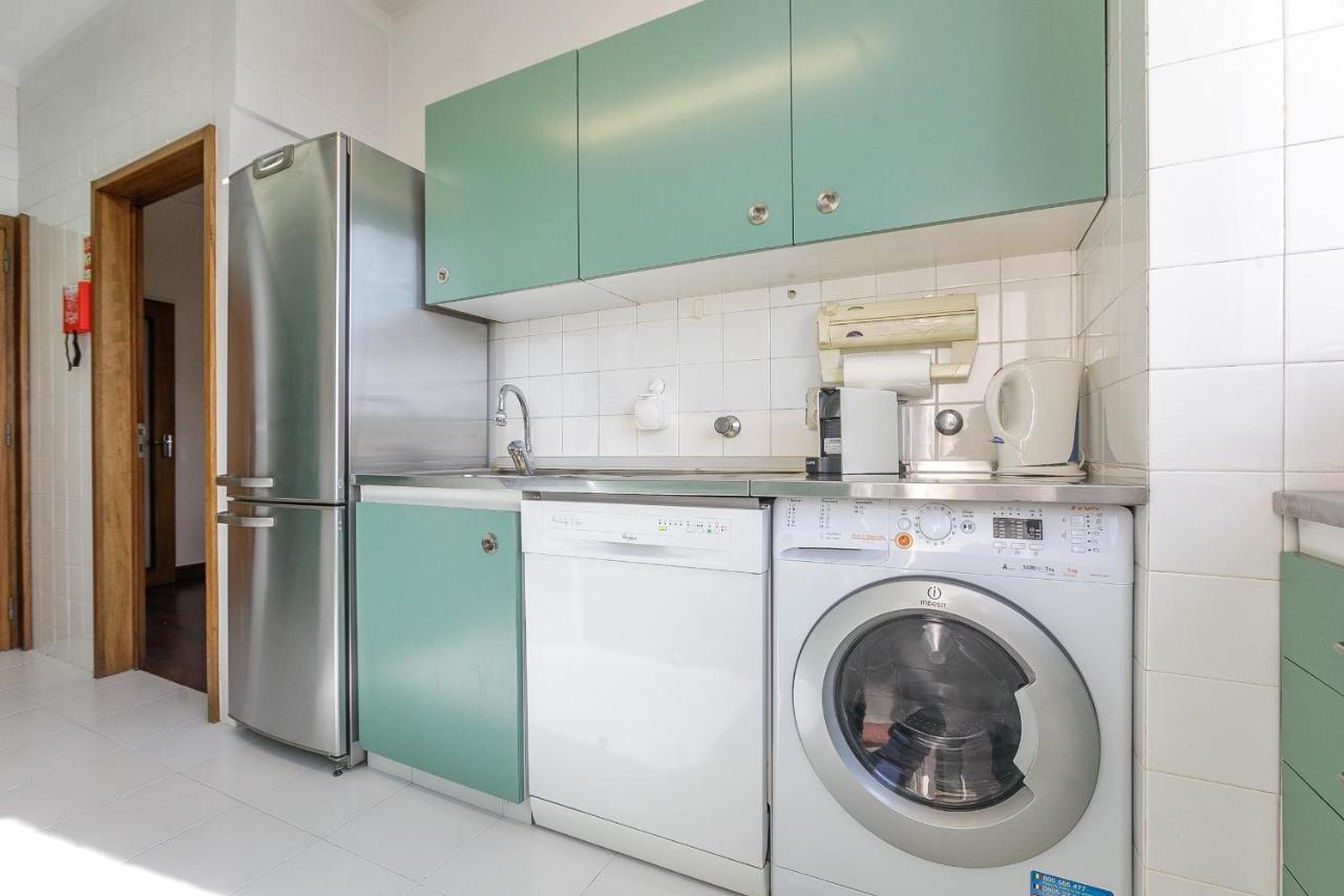 Lovelystay - Spacious 3Br Flat With Ac And Balcony Porto Exterior foto